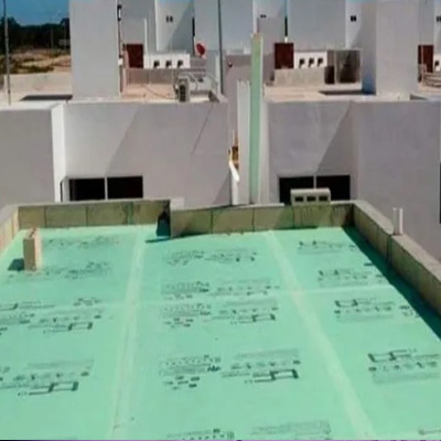 Techo con Aislamiento de paneles o placas termicas verdes en casa en serie de constructora por los profesionales de Imper Payset 